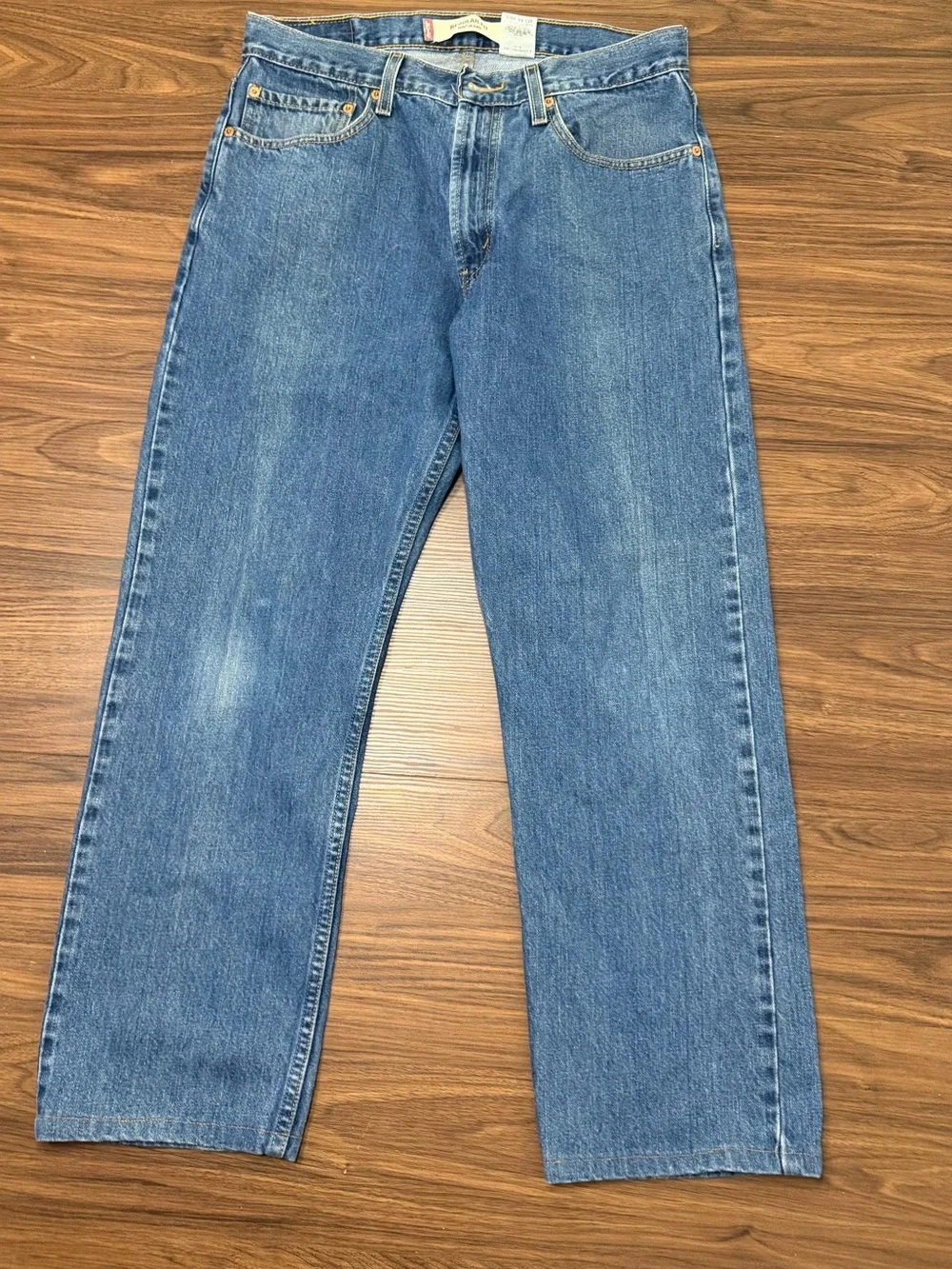 Vintage Levi's 505 Men's Straight Leg Jeans in Medium Blue Denim 34x30